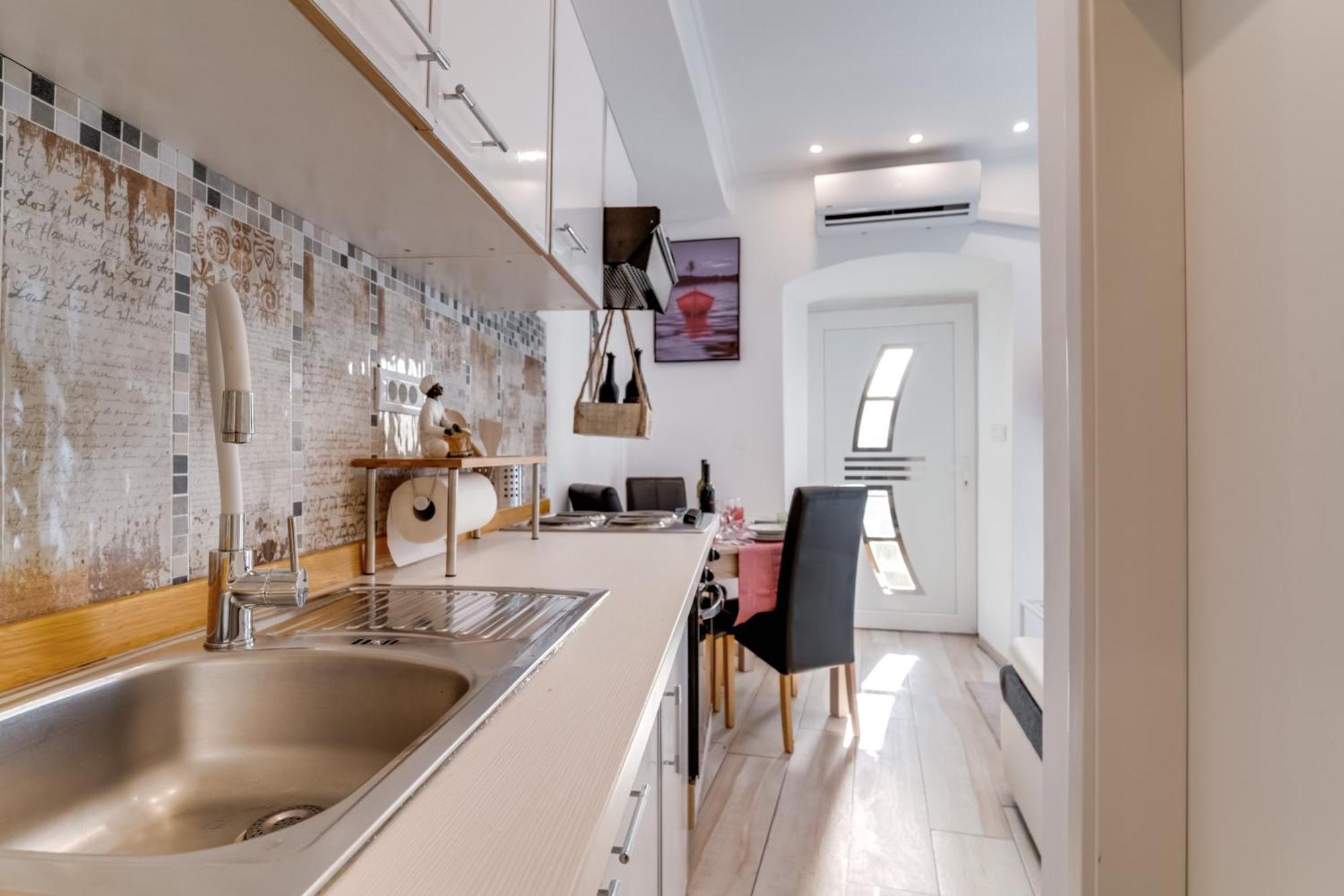 B&B Apartments Coli Apartments Ema & Antigona Self Check On The Ground Floor Bakar Exterior photo